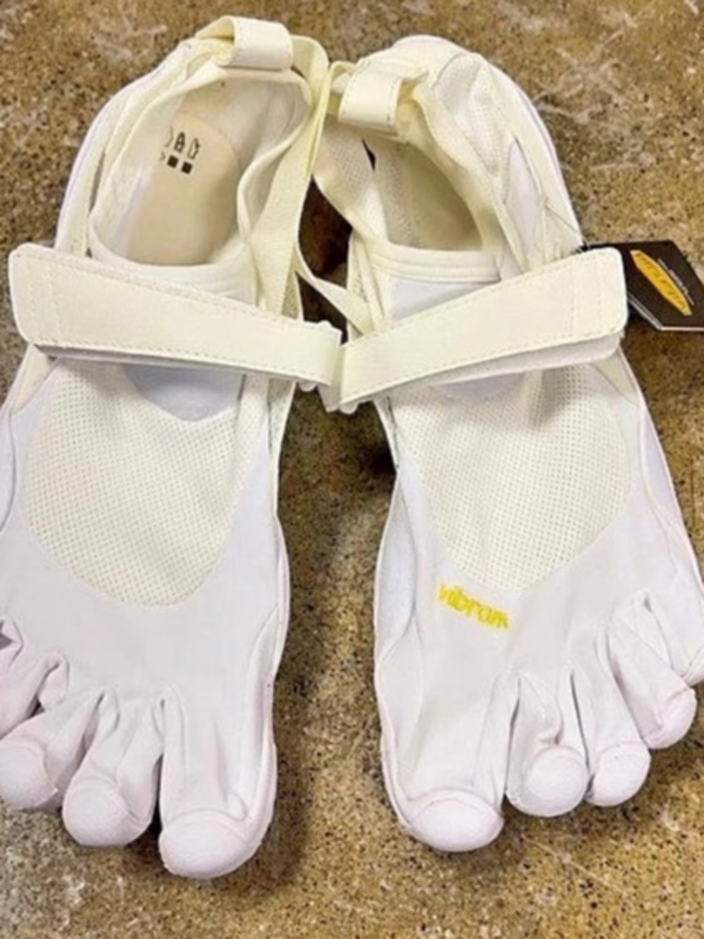 Vibram V-Soul Women's Five-Toe Athletic Shoes White